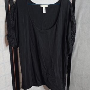 Women's Black Top